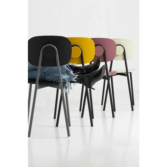 Tata Young (seduta e schienale in plastica o legno) Sedie in plastica di design Point 8