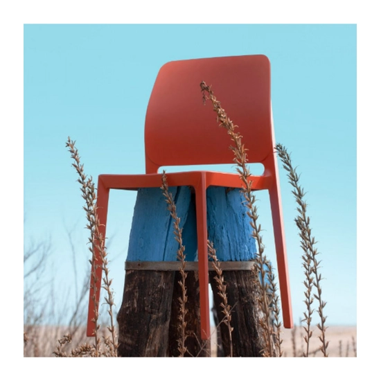 TYPE Plastic chairs point 4