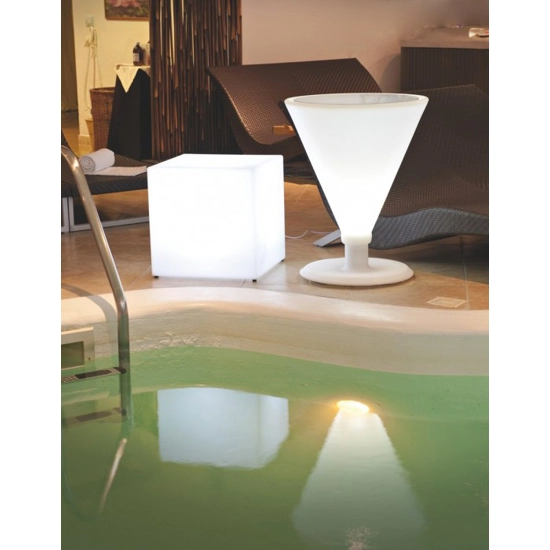 Martinica - Tavolo illuminato Tavoli da esterno Progetto Sedia 6