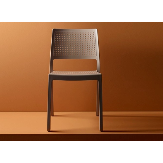 Emi Plastic chairs Scab