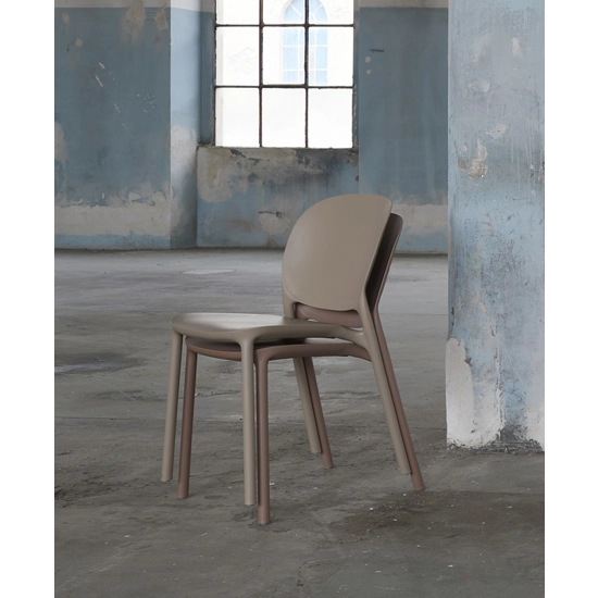 Hug Sedie in plastica di design Scab 9