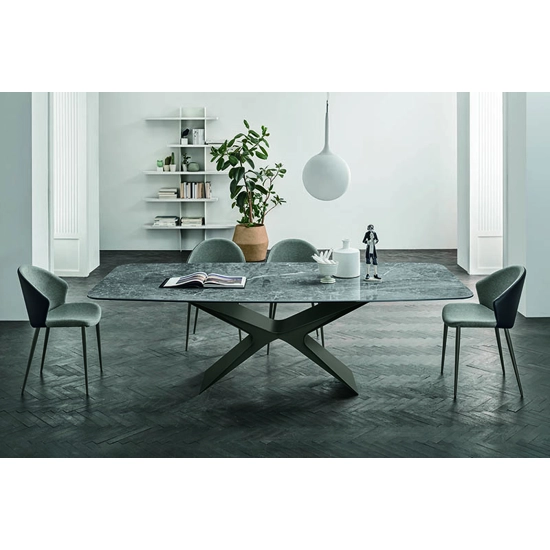 Tavolo Kross con piano forma a botte 200 x 110 cm in marmo nero guinea e  base cromo oro - IBFOR - Your design shop